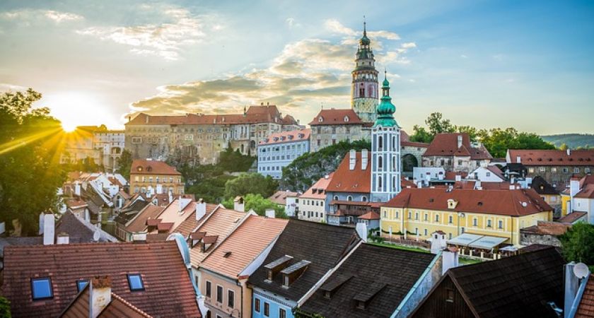 Antalya Çıkışlı Uçaklı Orta Avrupa Yıldızları: Polonya, Avusturya ve Çekya
